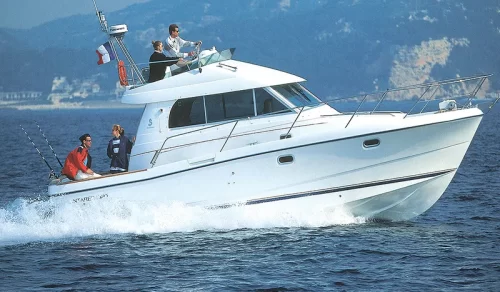 Beneteau Antares 10.80 Motor boat charter Croatia