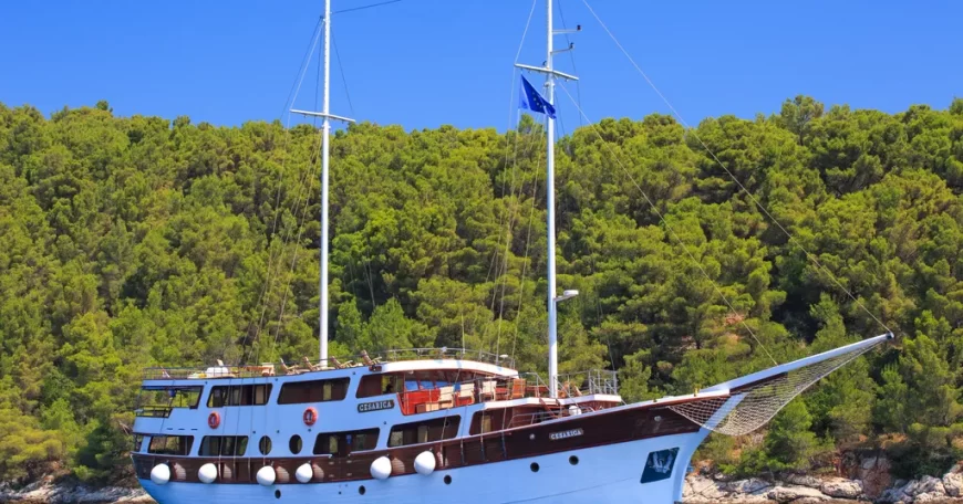 Cesarica Motor Sailer Charter Croatia