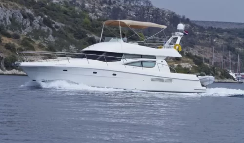 Jeanneau Prestige 46 Motor Yacht Rent