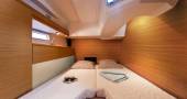 Jeanneau 53 Yacht Charter Croatia 10