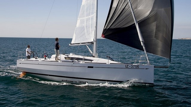 Sailboat Elan 350 Charter Croatia