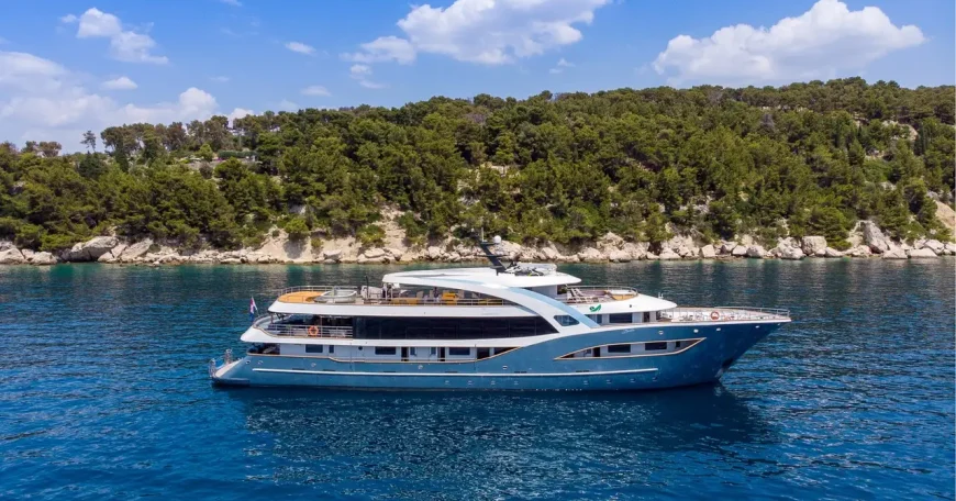 Bella Mini Cruiser Croatia Holidays Charter 
